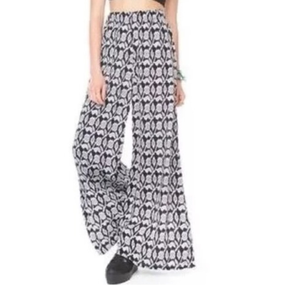 BRAND MELVILLE | WIDE LEG BOHEMIAN STYLE PANTS - Picture 5 of 5